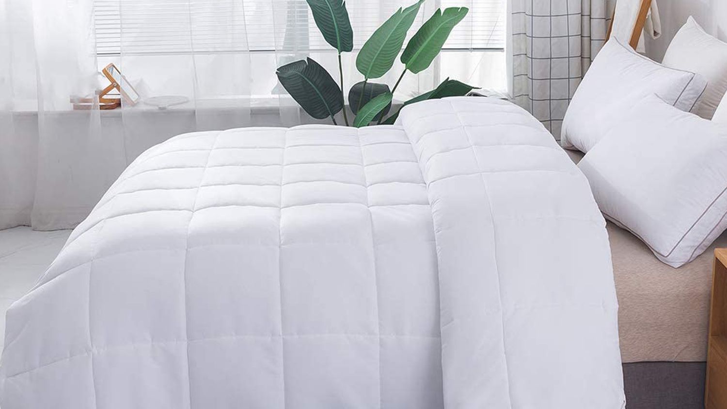 DOWNCOOL Down Alternative Quilted Comforter