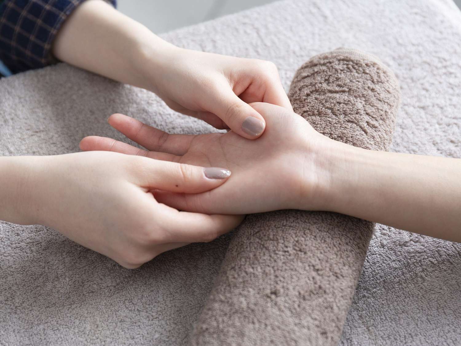 Hand massage