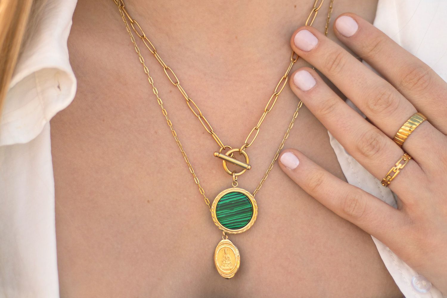 how-to-keep-a-necklace-in-place: layered necklaces