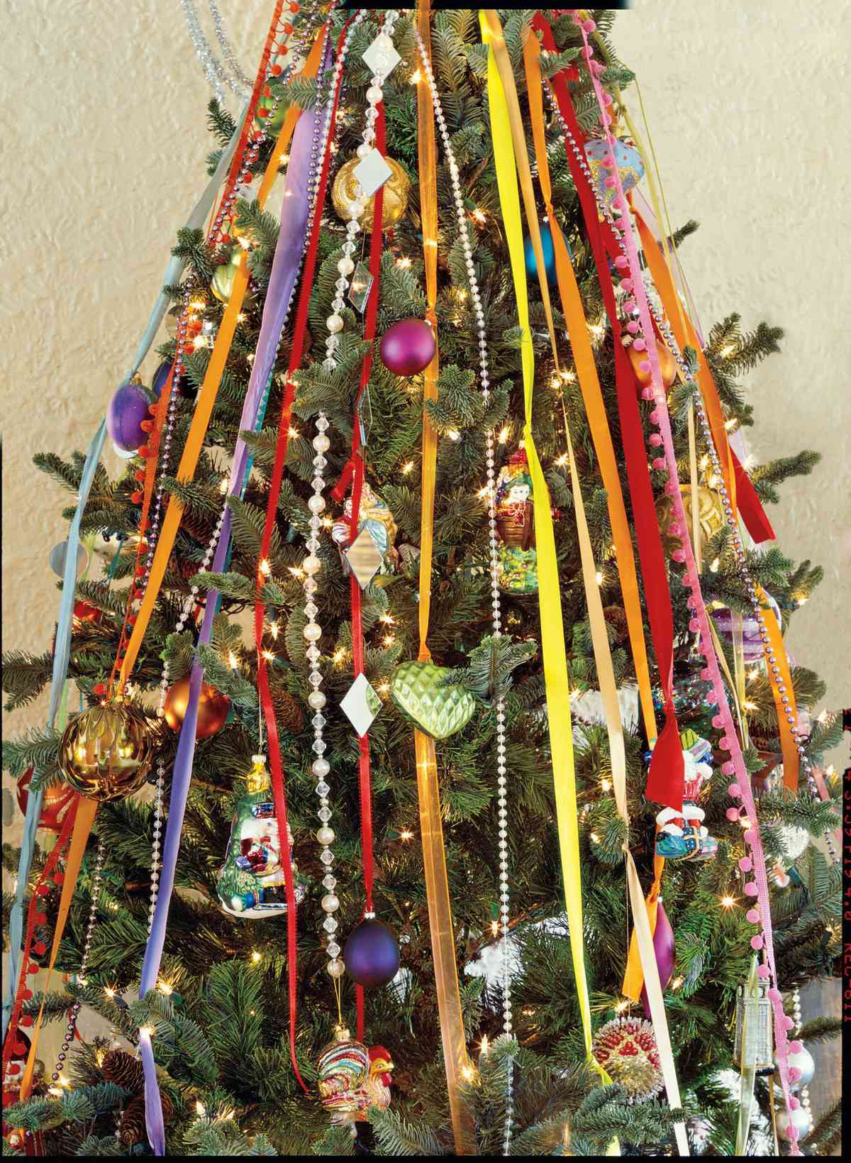 Christmas Decorating Ideas: Tree Ribbons