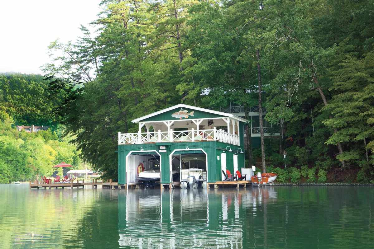 Lakeside Cabin Makeover: A Serene Location