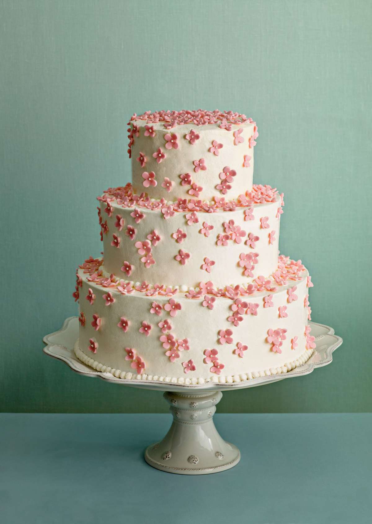 Dainty and Divine Wedding Cake