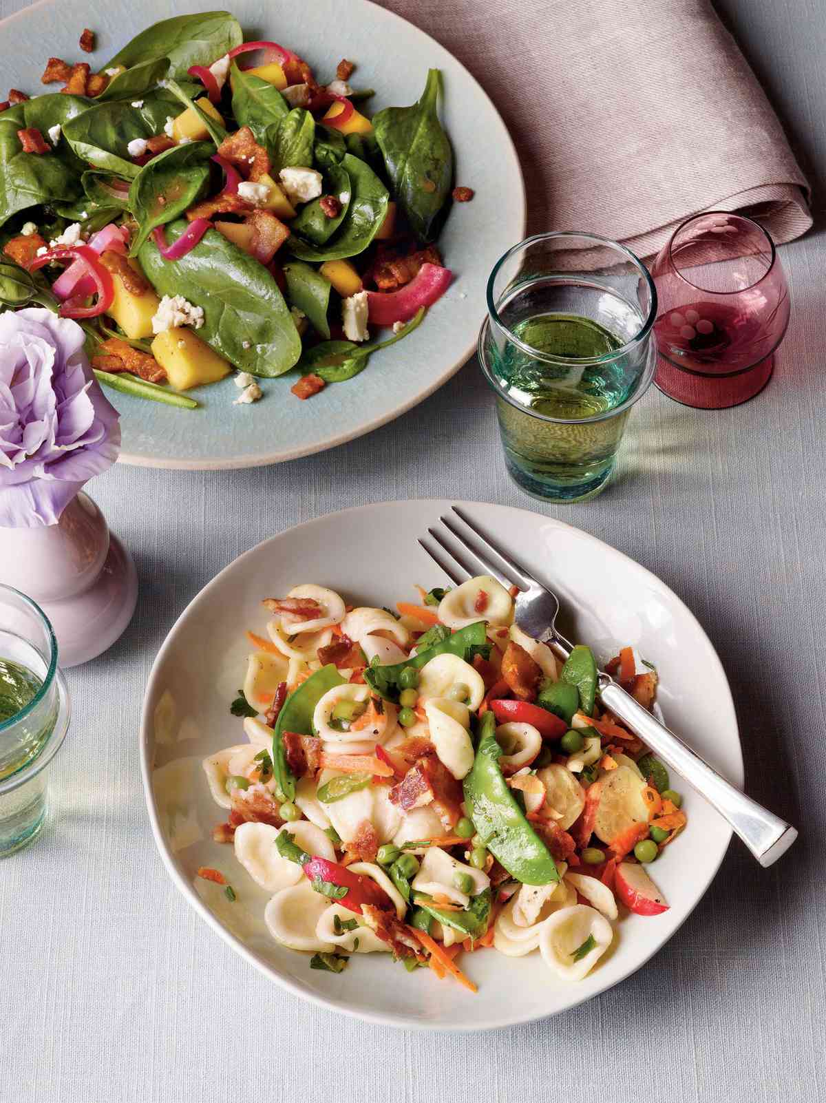 MarchMango-Spinach Salad with Bacon Vinaigrette