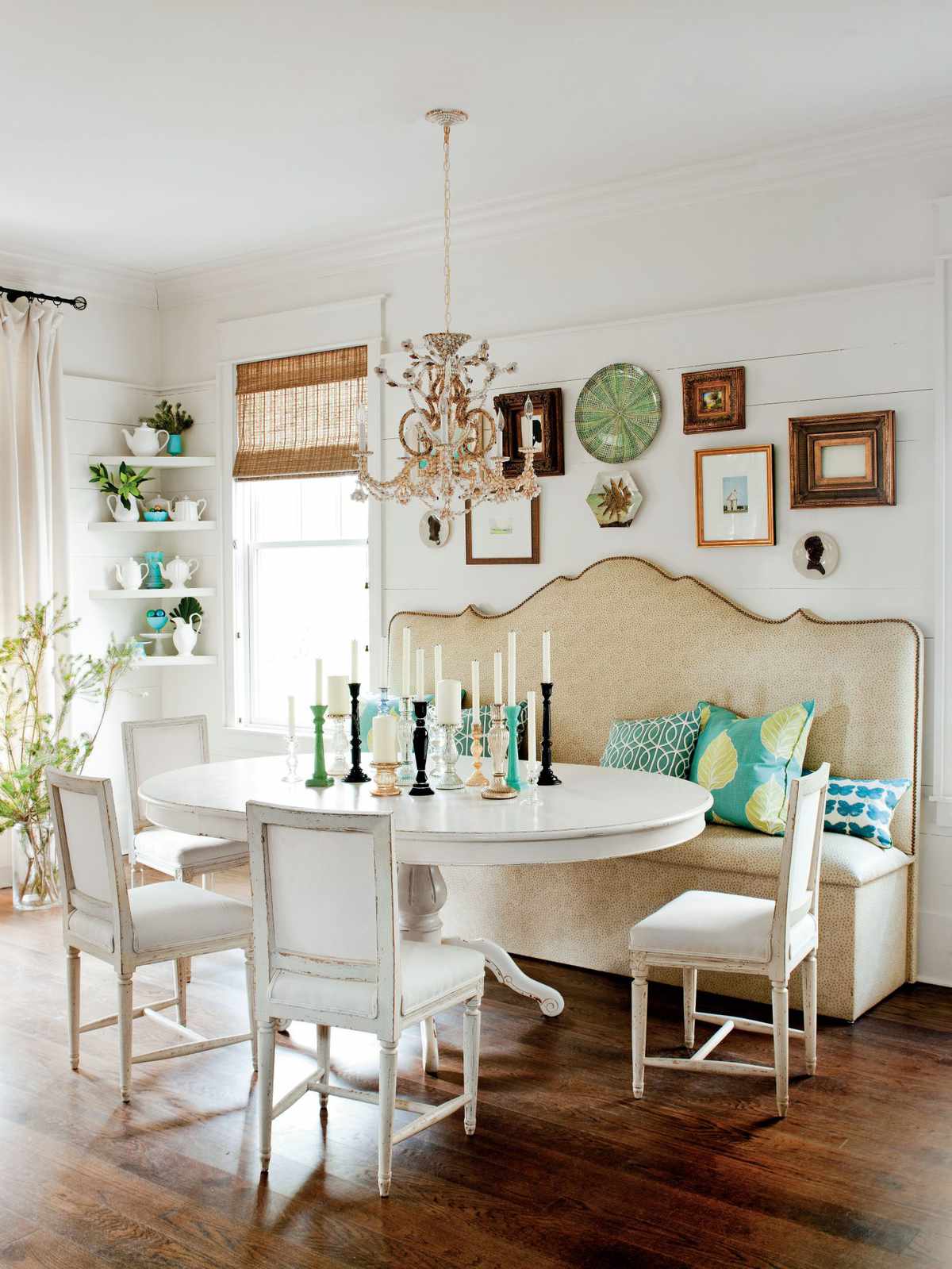 dining room showing custom banquette