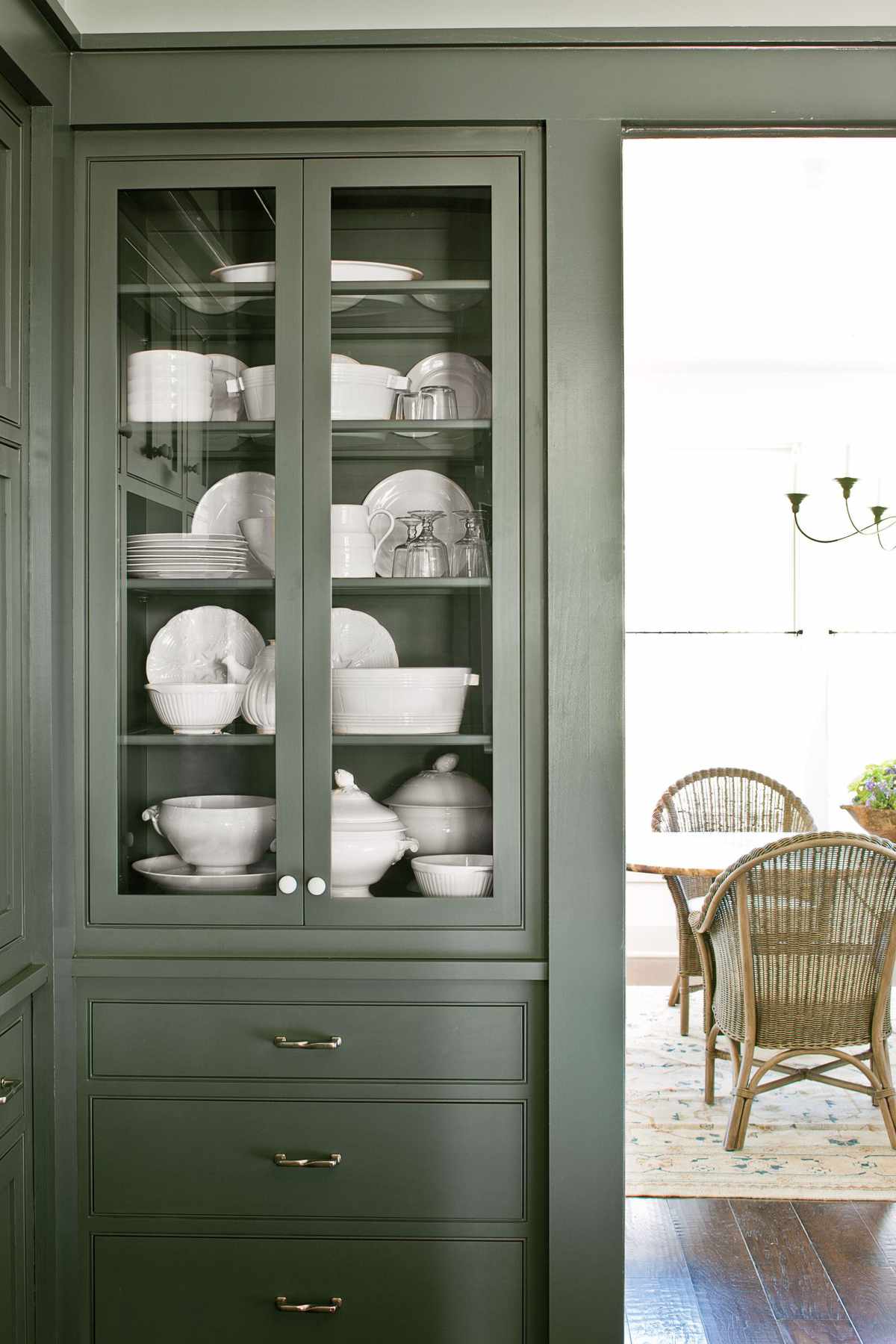 Green kitchen cabinet