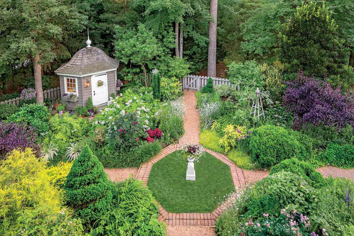 Virginia English Cottage Garden