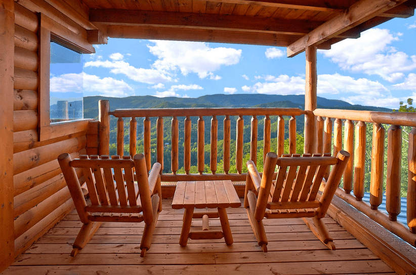 Great Smoky Mountains Cabin Rental: The Honeymoon Suite
