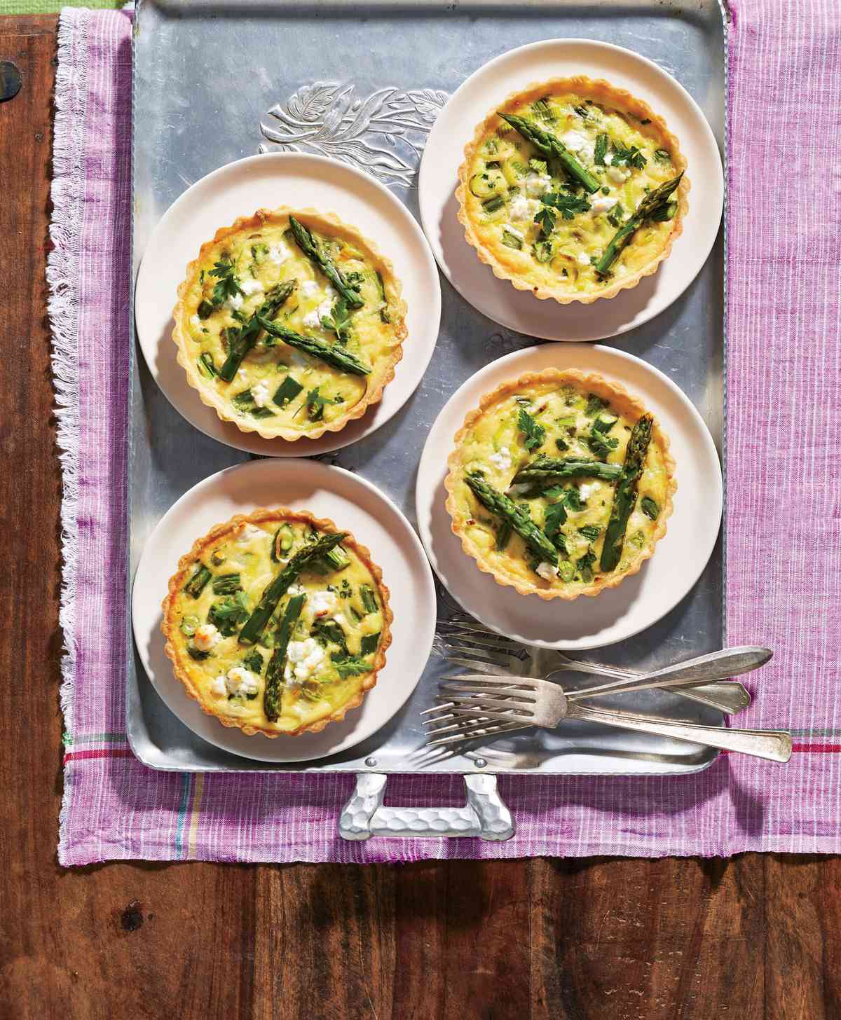 Mini Quiche Recipe with Asparagus and Goat Cheese