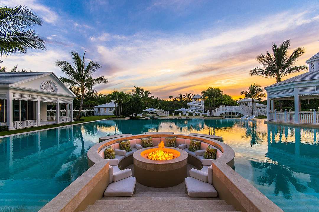 C&eacute;line Dion's Luxurious Florida Mansion: Pool