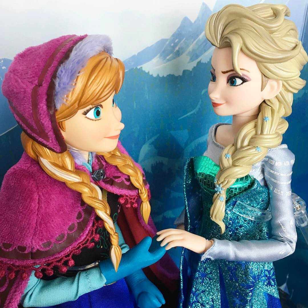 Disney Anna and Elsa