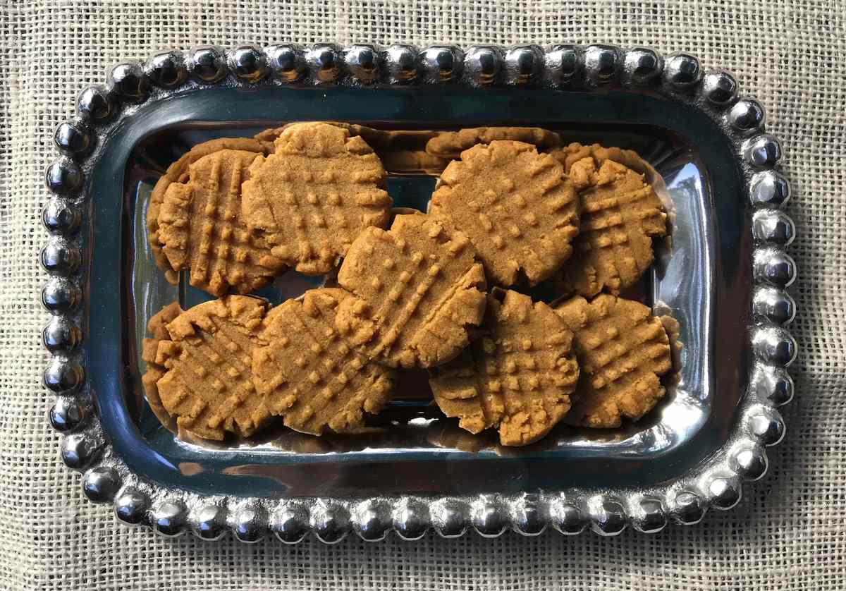 Easy Peanut Butter Cookies Swap