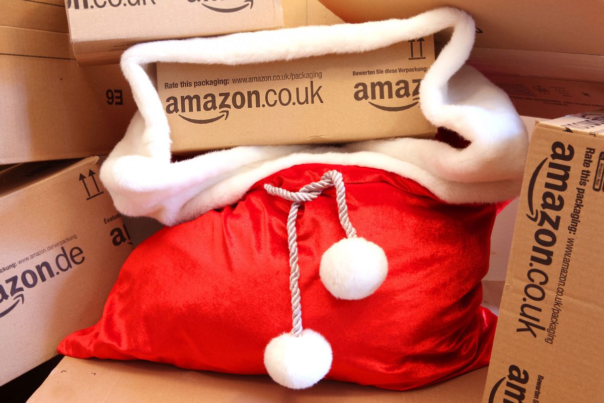 Does Amazon Wrap Gifts In 2022? (You'll Be Surprised...)