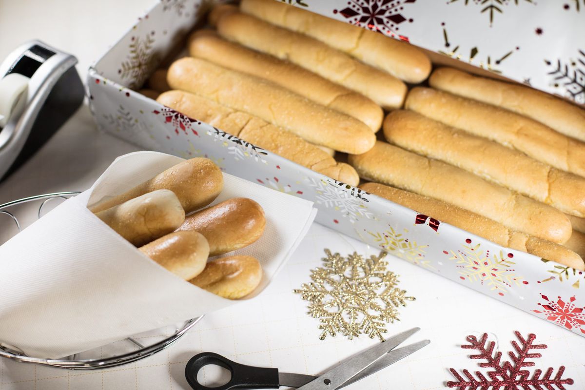 Give The Gift Of Olive Garden Breadsticks This Holiday Season