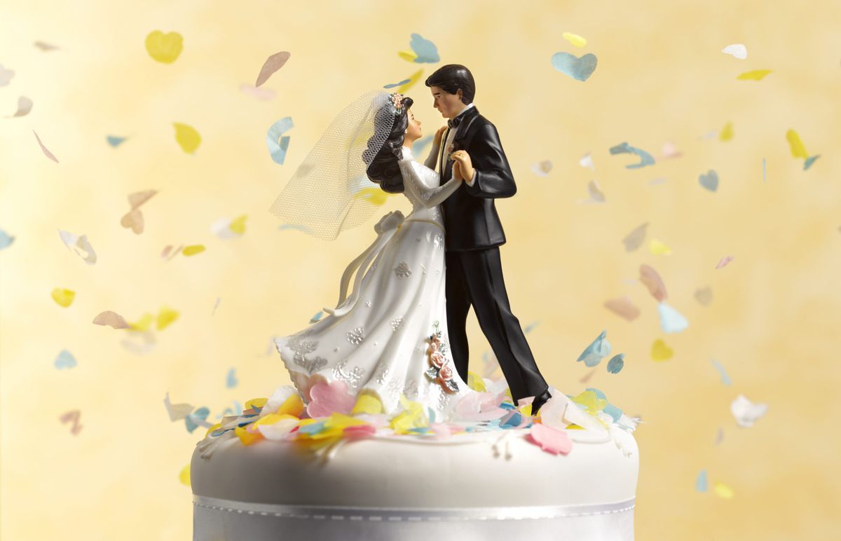 Wedding Cake Couple Topper