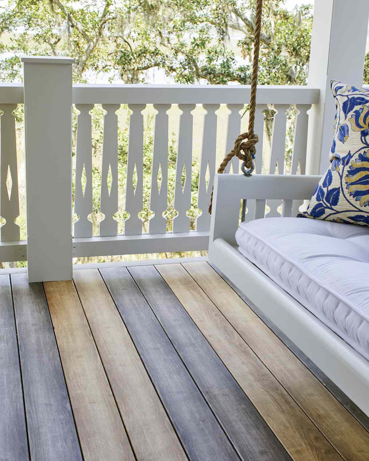 Pick Out Your Deck Paint