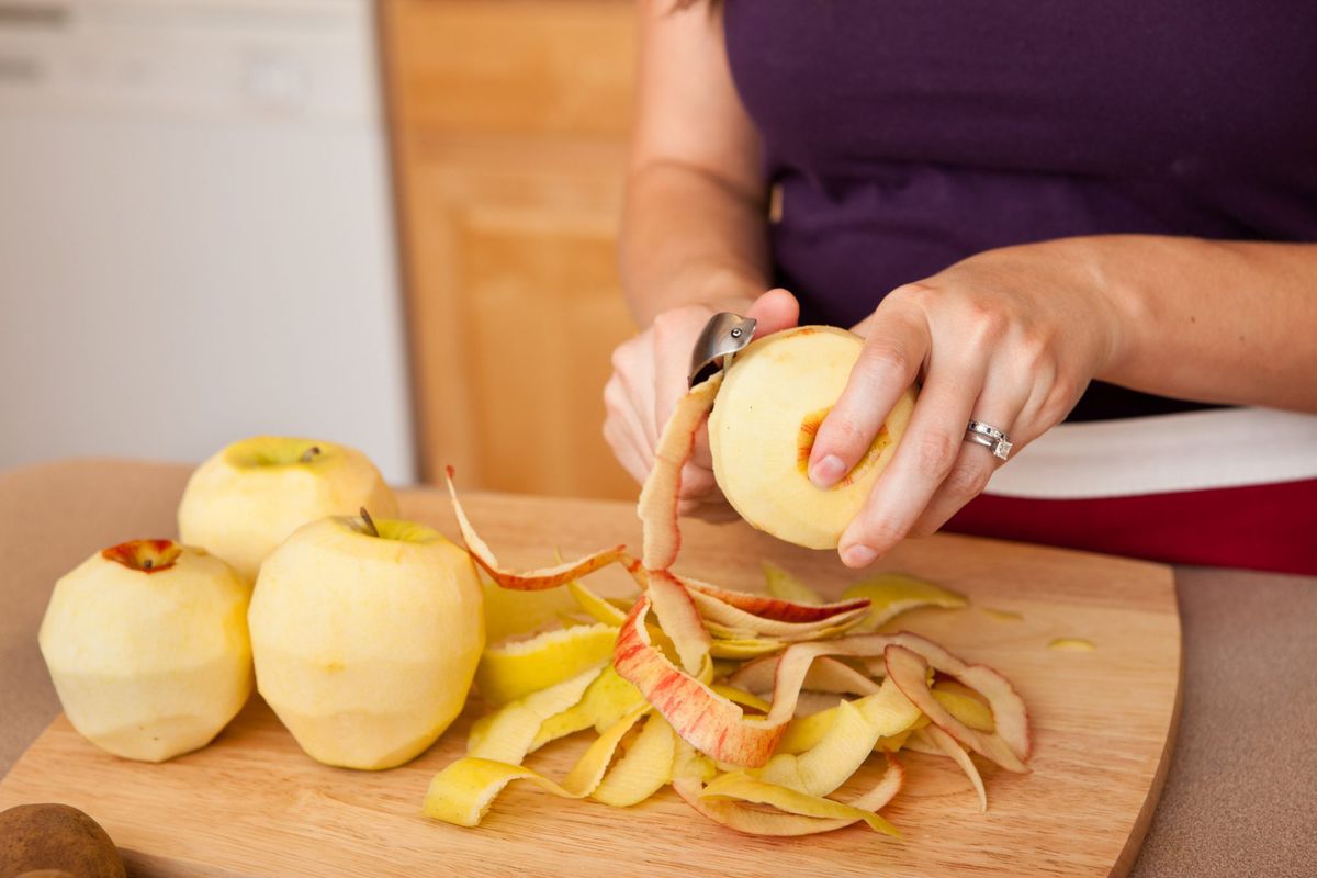 how to peel and core apples