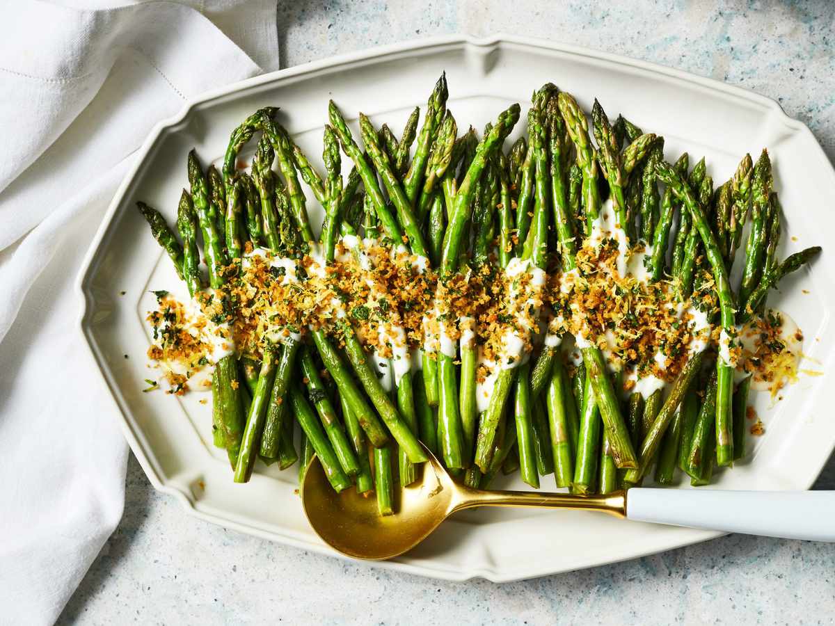 Asparagus with Cheese Sauce and Herb Breadcrumbs