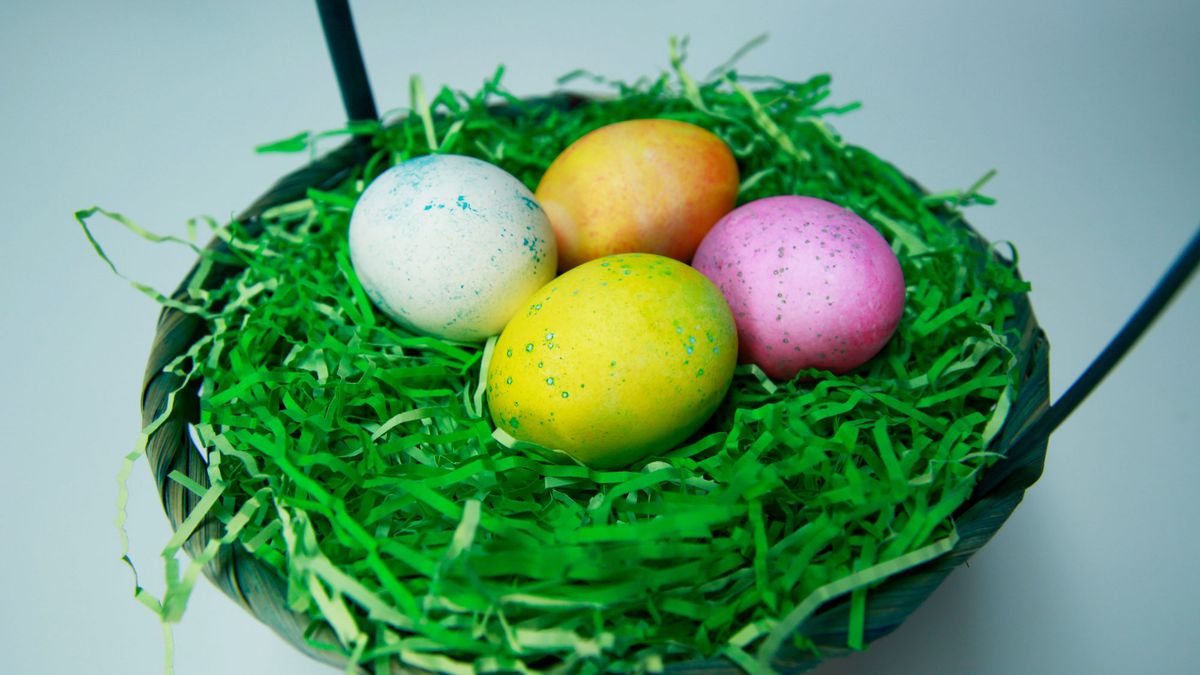 rice Easter egg decorating