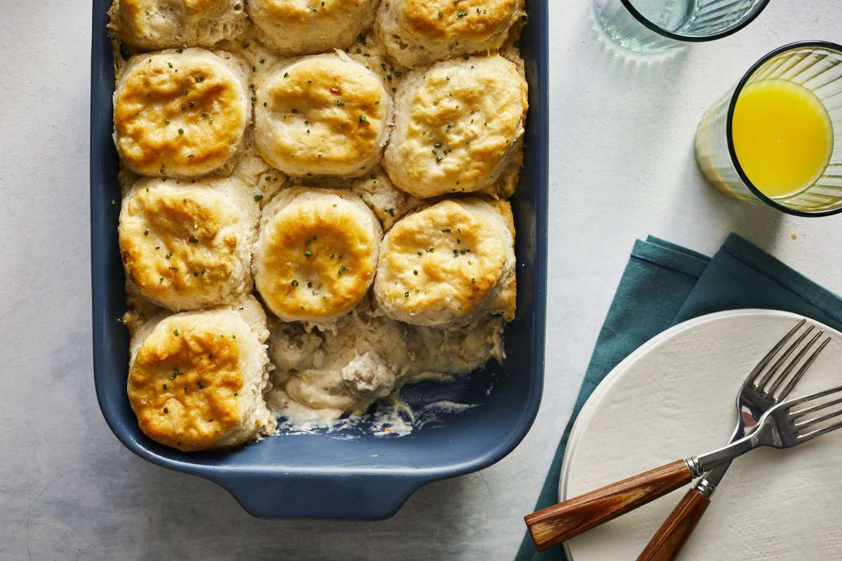 Biscuits-and-Gravy Casserole