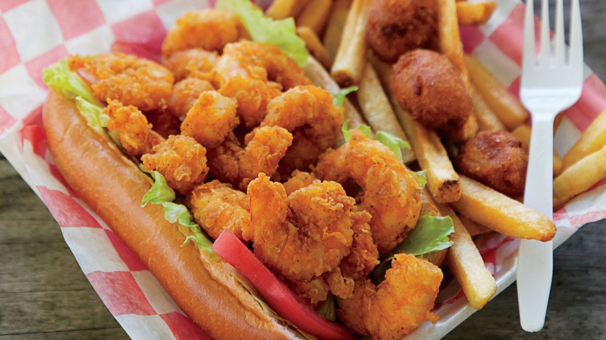 The fried shrimp po' boy at Flowers Seafood