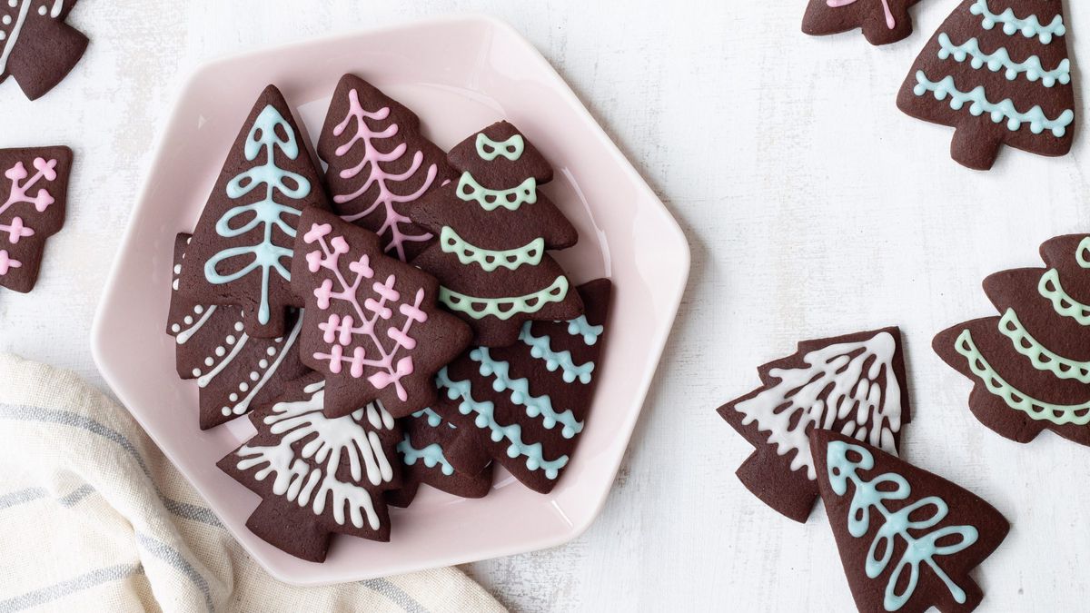 Chocolate-Gingerbread Christmas Tree Cookies 