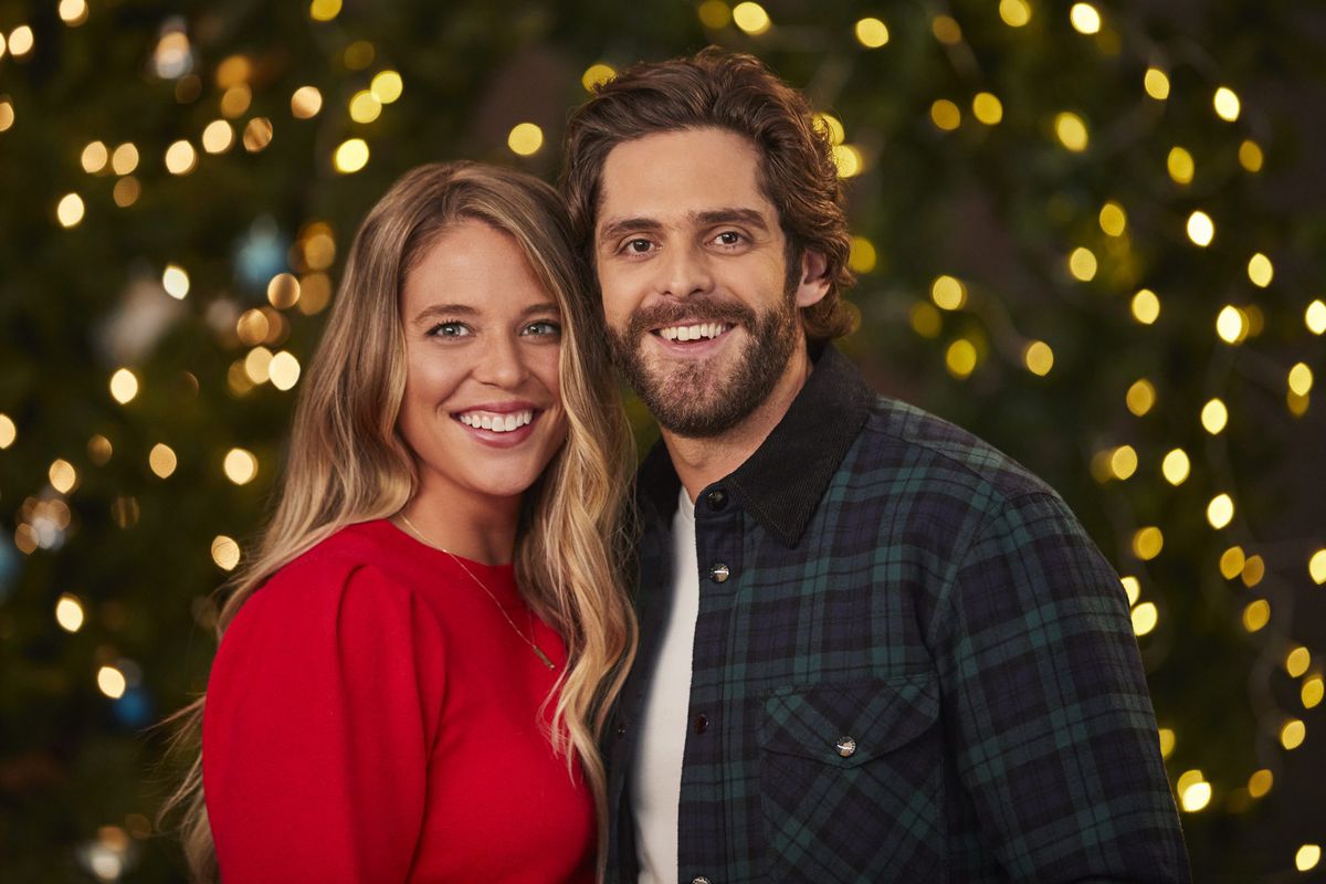 Thomas Rhett and Lauren Akins ABC's "CMA Country Christmas" 2020