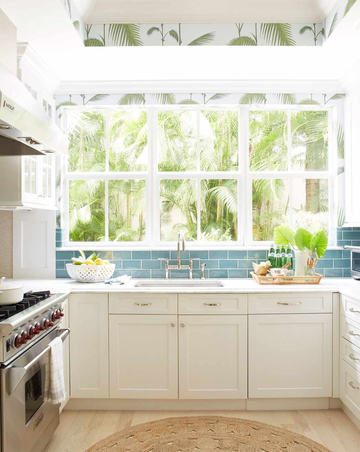 18 Paint Color Trends We're Loving for Kitchen Cabinets in 18 ...