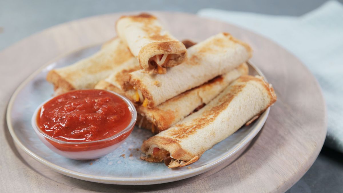Grilled Cheese & Tomato Roll-Ups