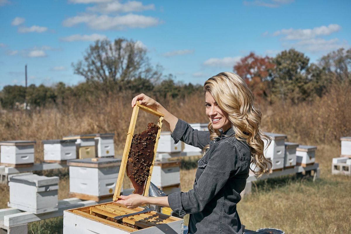 Erika Thompson of Texas Beeworks