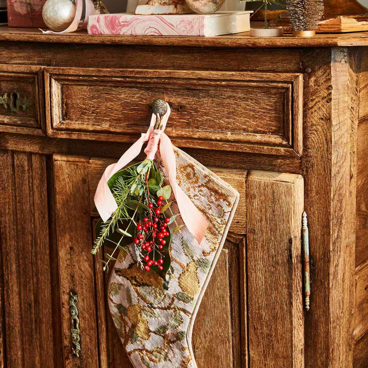 Wreath and Fragrant Tassel Decor for Christmas