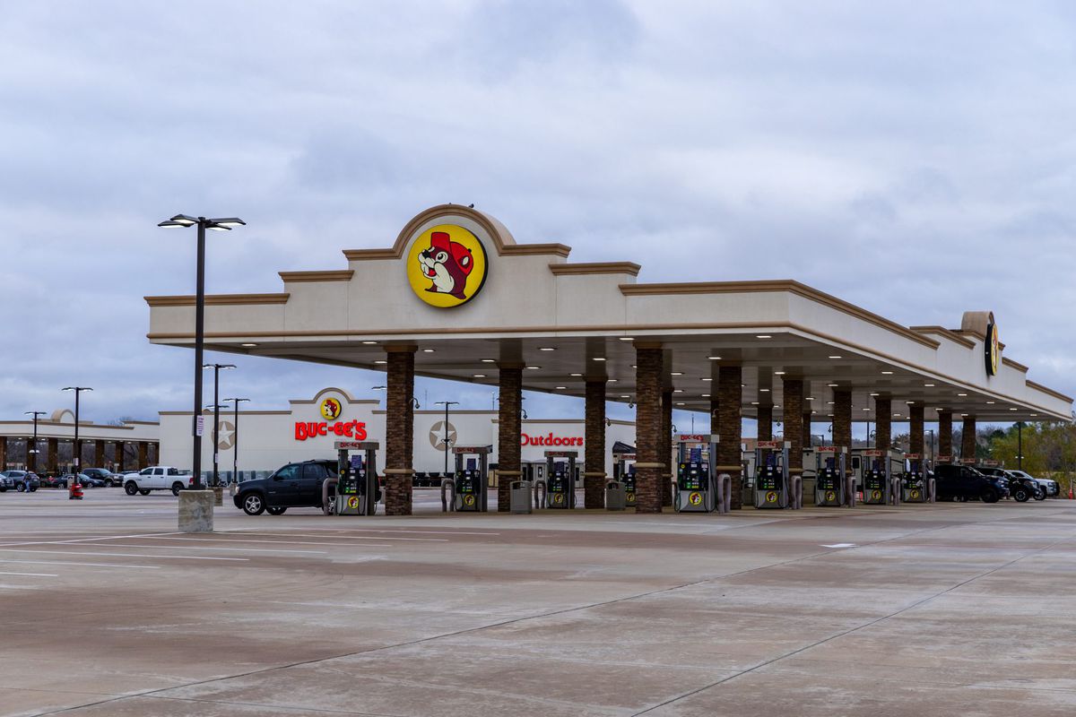 Buc-ee's Convenience store and gas station