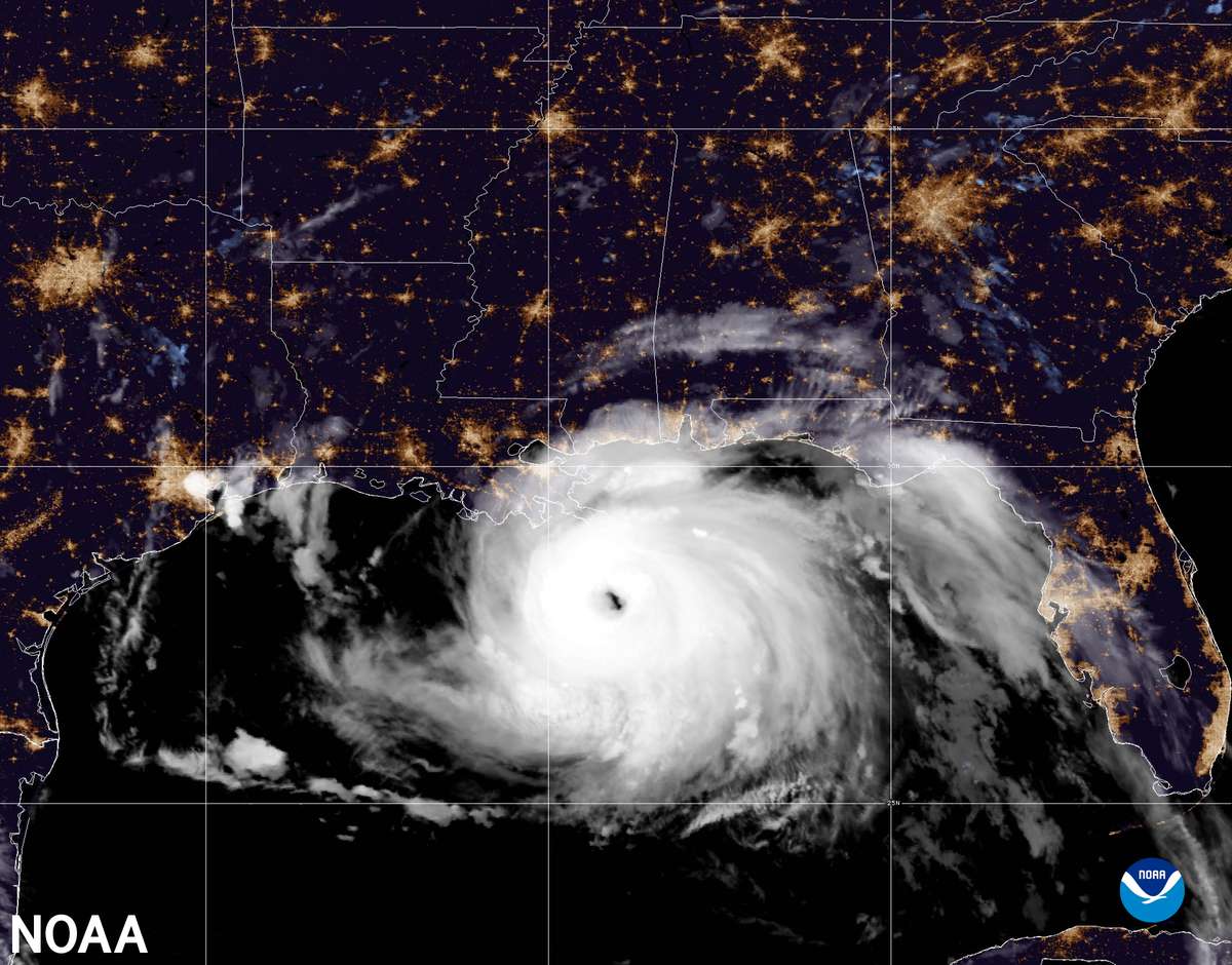 IMAGE-Hurricane-Ida-Night-Satellite-082921-NOAA-homepage_3