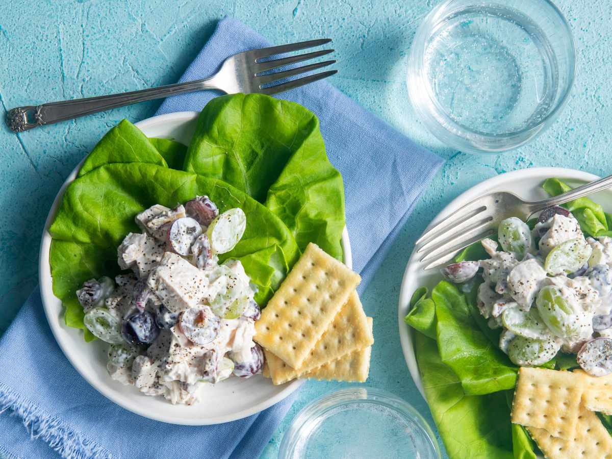Chicken Salad With Grapes and Pecans 