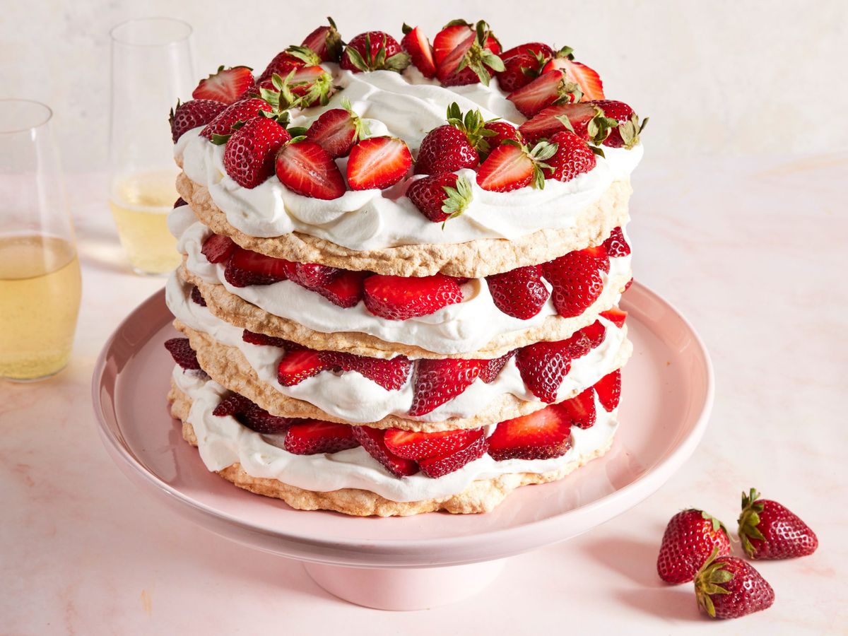 Fresh Strawberry Meringue Cake 