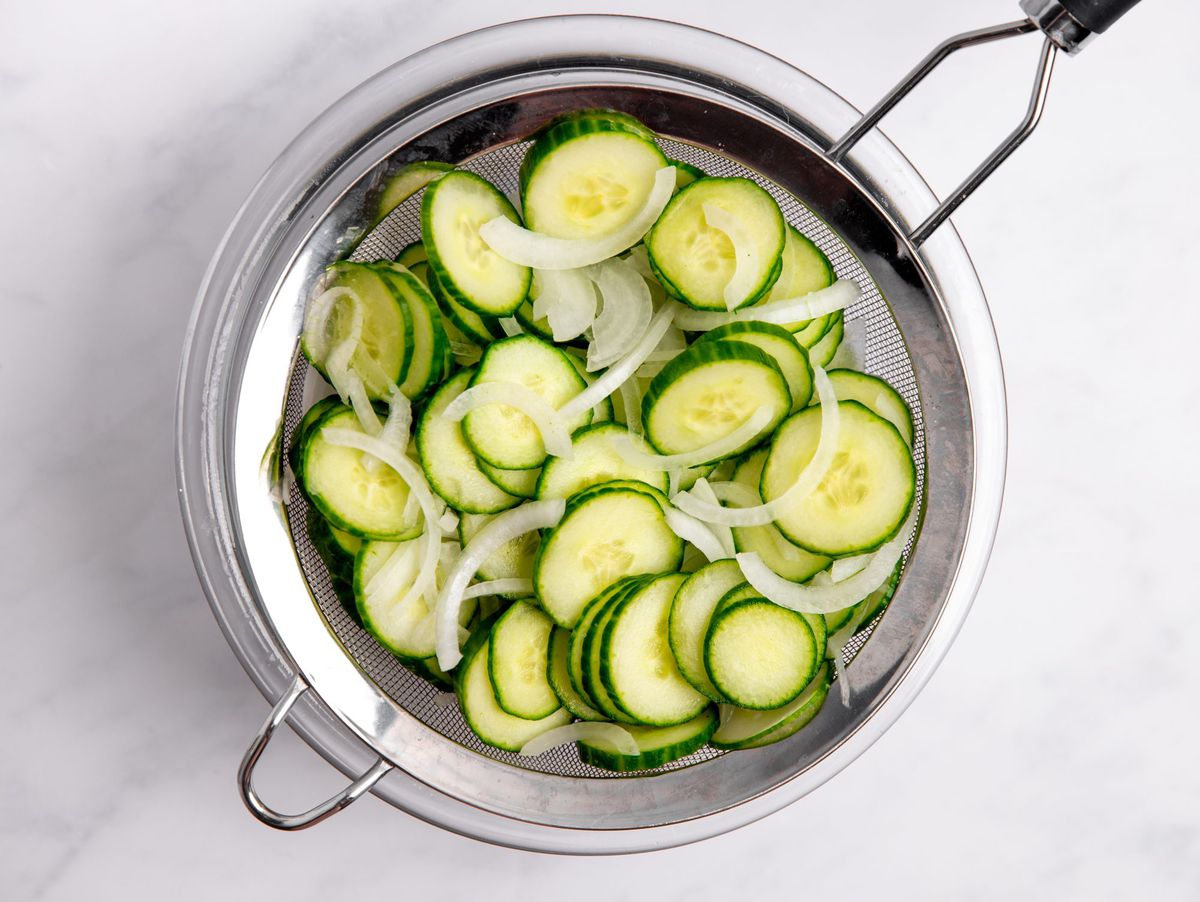 salting cucumbers and onion