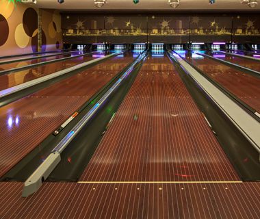 America's Coolest Bowling Alleys: JB's on 41