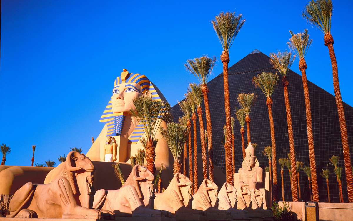 Eight Awe-Inspiring Pyramids From Around the World: Luxor Las Vegas