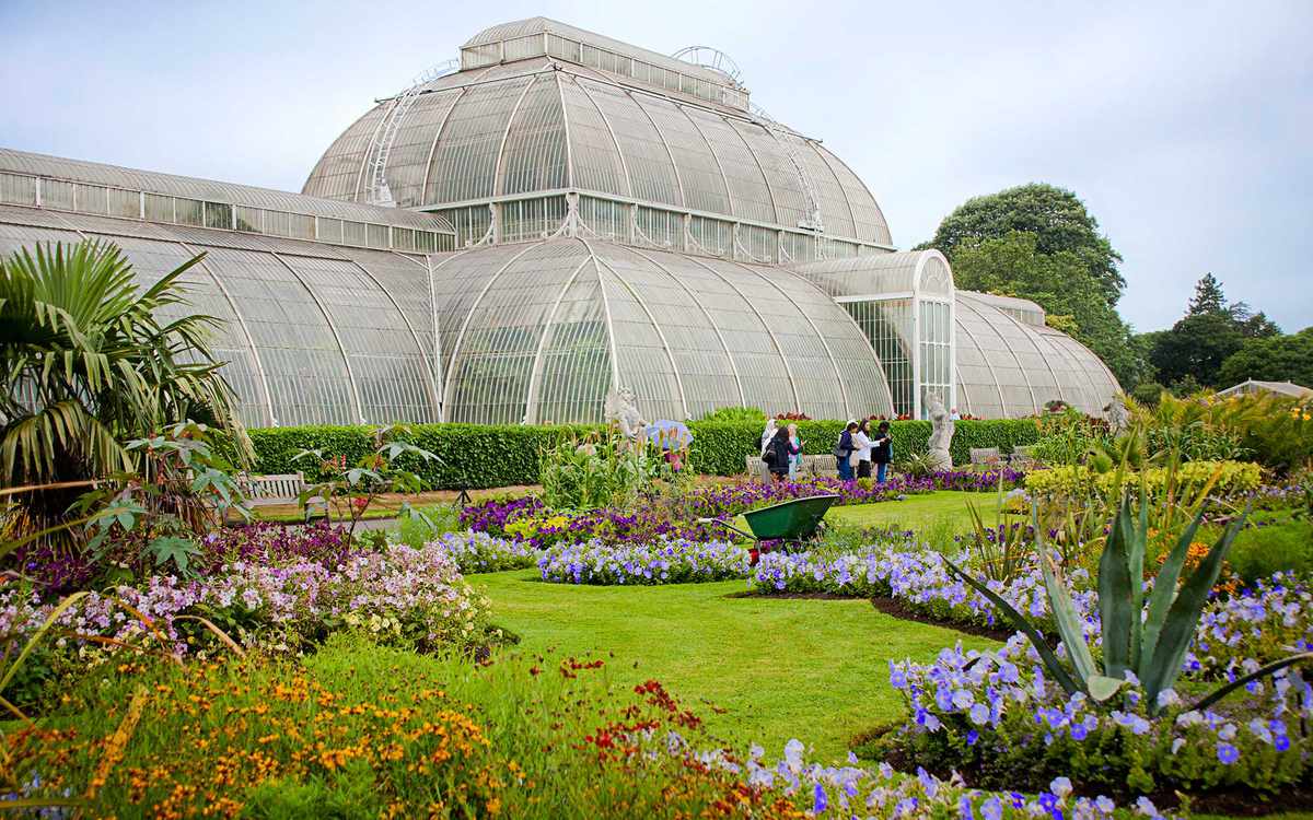 Royal Botanic Gardens, Kew: Richmond, Surrey, UK