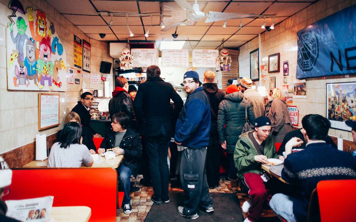 Take a Tour of New York&rsquo;s Old-School Pizza Joints in this New Book