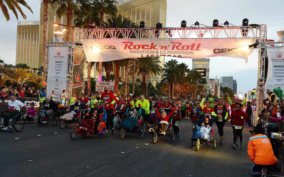 LAS VEGAS, NV - NOVEMBER 15:  A general view during the GEICO Rock 'n' Roll Las Vegas marathon on November 15, 2015 in Las Vegas, Nevada.  (Photo by Denise Truscello/Getty Images for Rock 'n' Roll Marathon Series)
