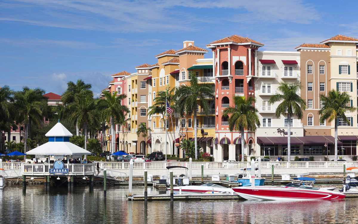 USA, Florida, Gulf Coast, Naples, View of waterfront