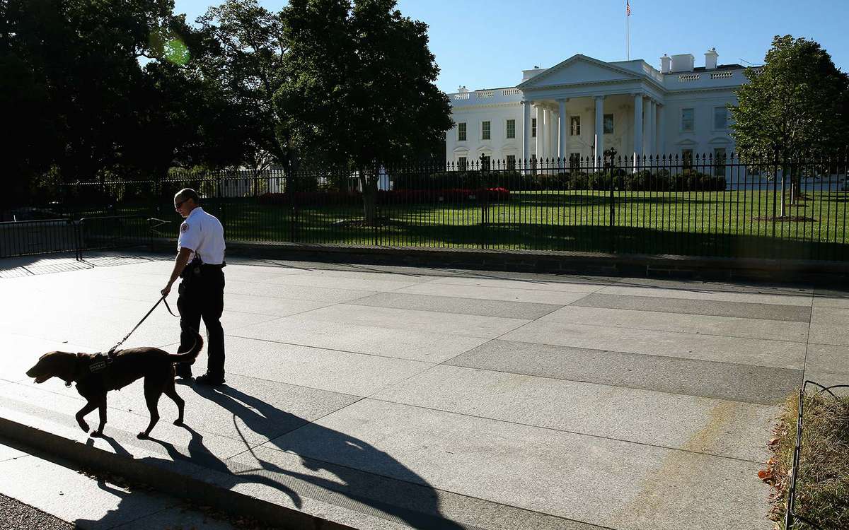 White House sidewalk closed permanently