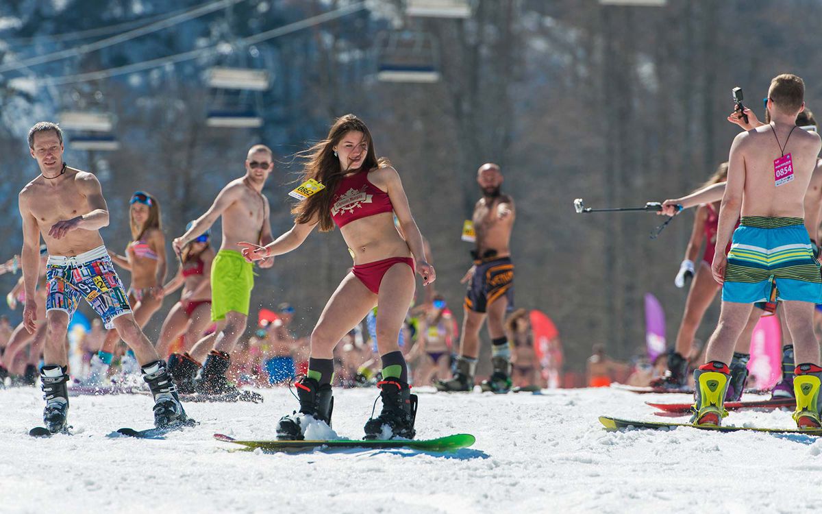 Largest swimwear parade on skis