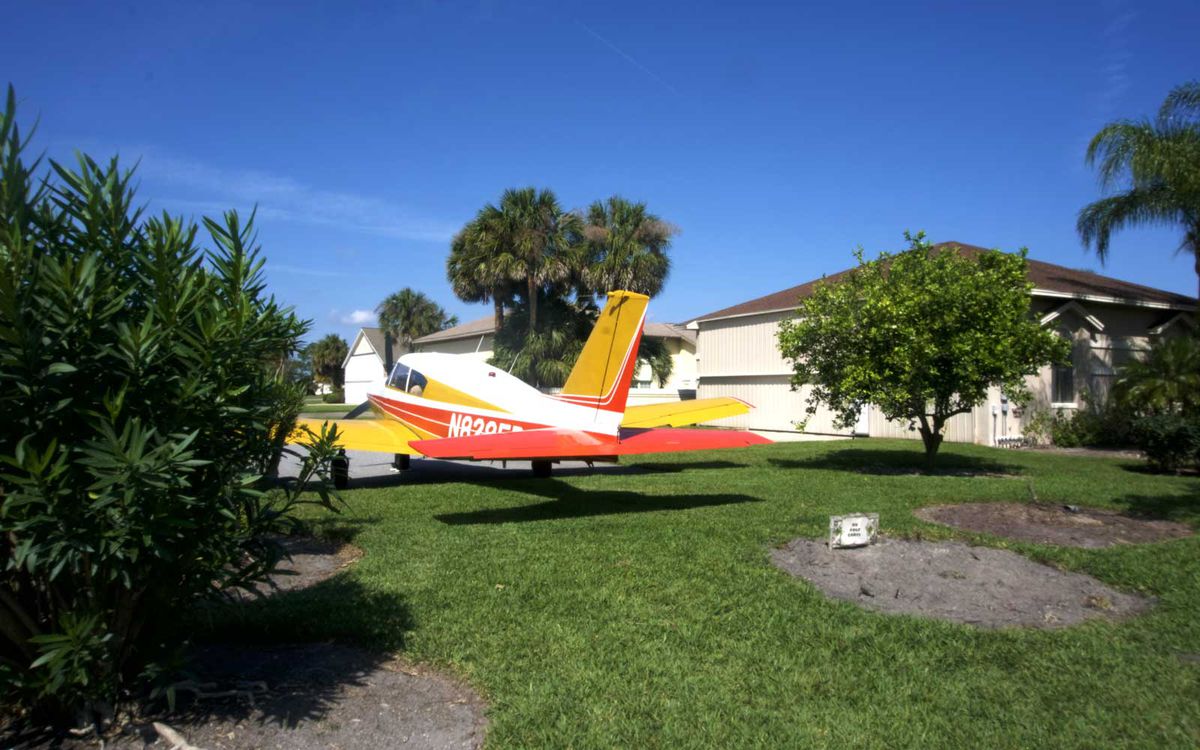 House Airplane Parking
