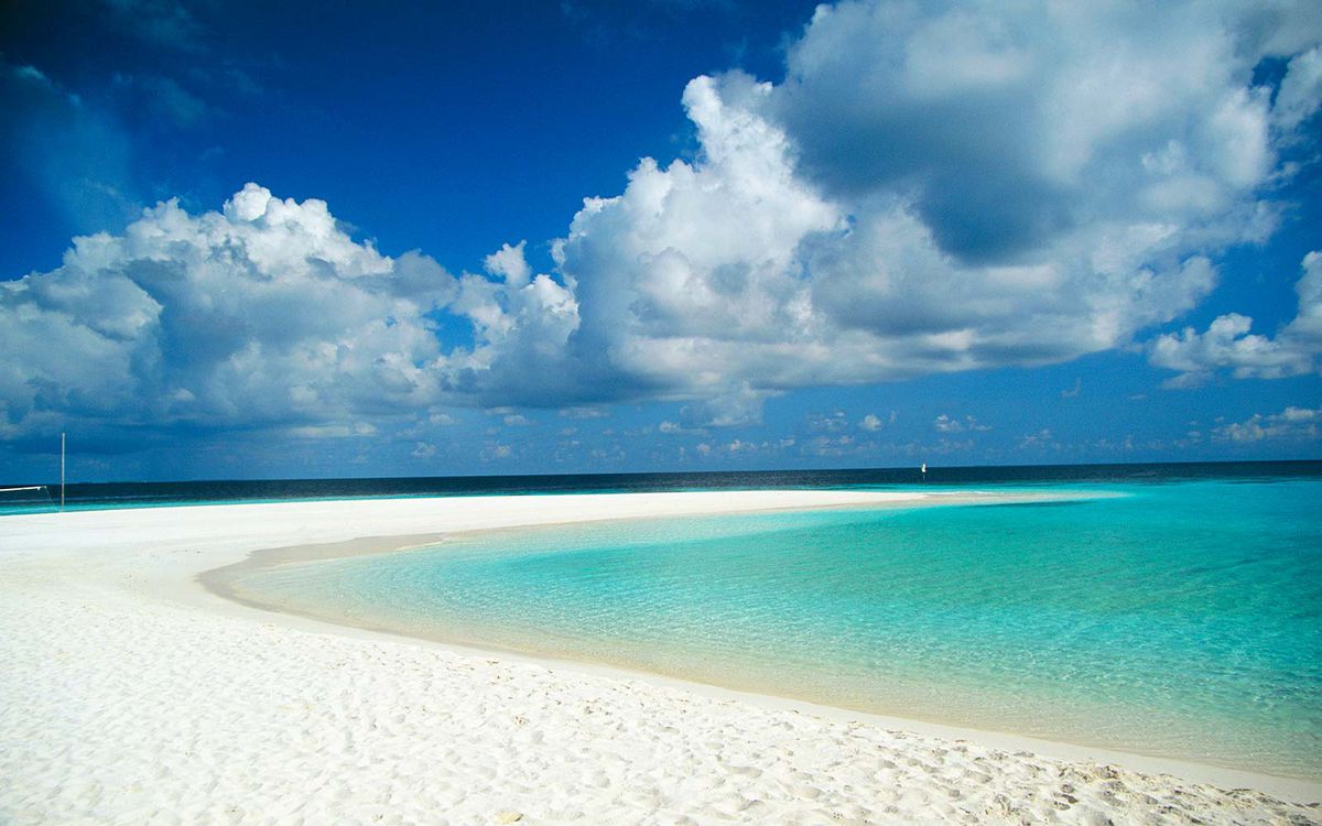 white sand beach angaga island maldives