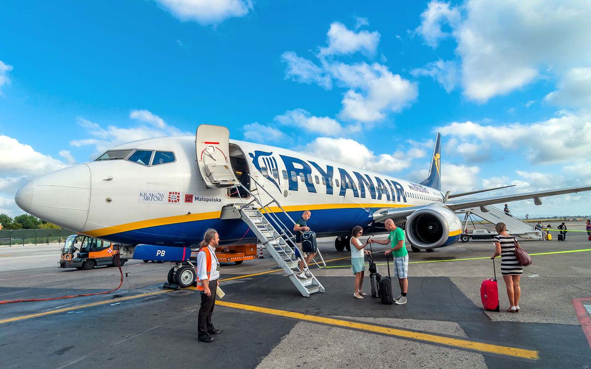 Ryanair Airplane Travel Europe Airline