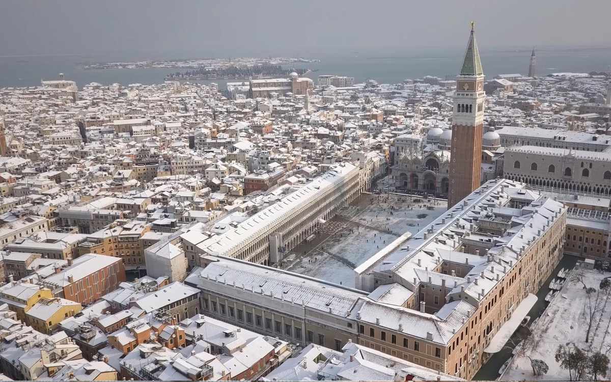 BAUER Palazzo Venice Piazza San Marco Italy Snow