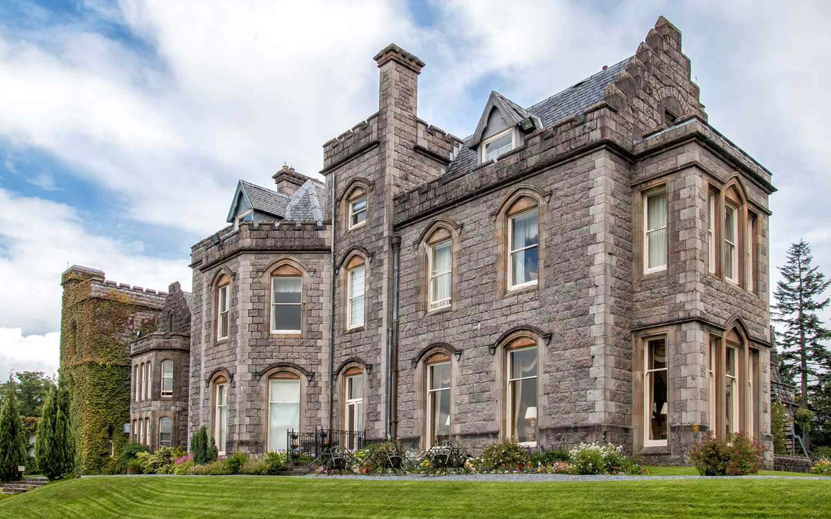 2. Inverlochy Castle Hotel, Torlundy, Scotland