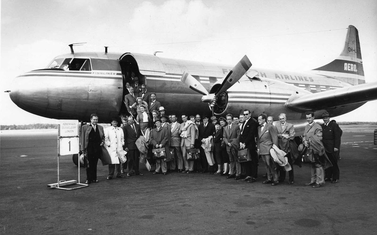 A Finnair plane with passengers in 1954