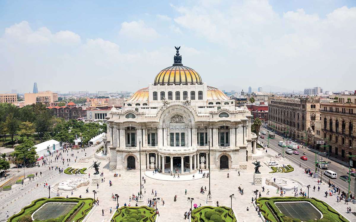 Palacio de Bellas Artes in Mexico City's Centro neighborhood